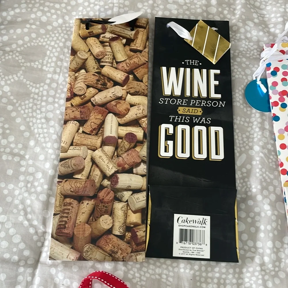 Set of 10 miscellaneous wine gift bags. Great for the upcoming holidays